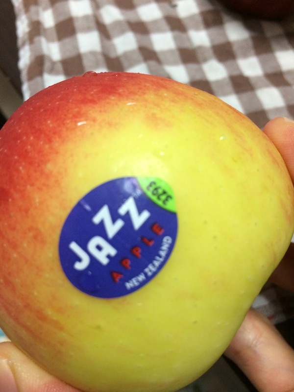 ジャズりんご（ニュージーランド産）の味、重さ、栄養、購入価格等の特徴