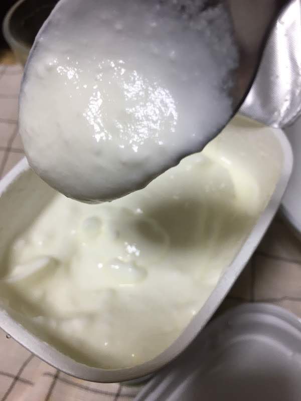 Secoma北海道とよとみ生乳100％プレーンヨーグルトは高級で美味しい