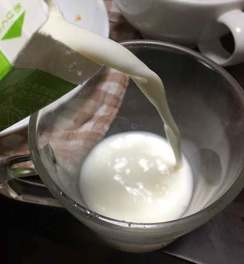 牛乳でおなかゴロゴロする人へ アカディ(雪印メグミルク)の原材料・カロリー等の栄養成分等
