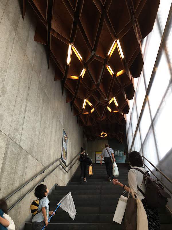 宝積寺駅は隈研吾のデザインである